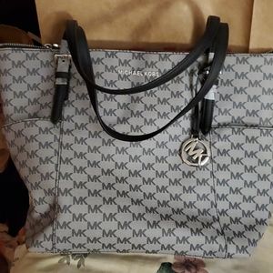 Michael Kors Signature Tote